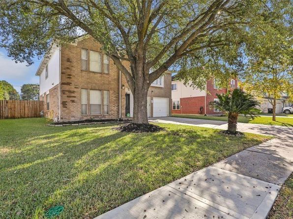 18042 Noble Forest Dr