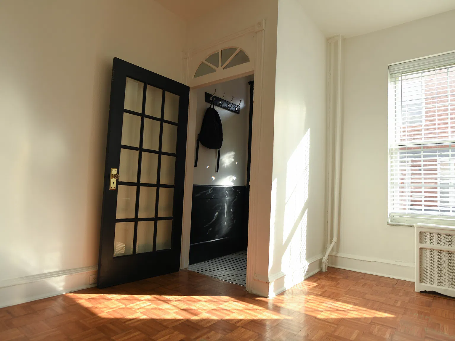 3 bed, 982 sqft, $1,800 — Photo 3