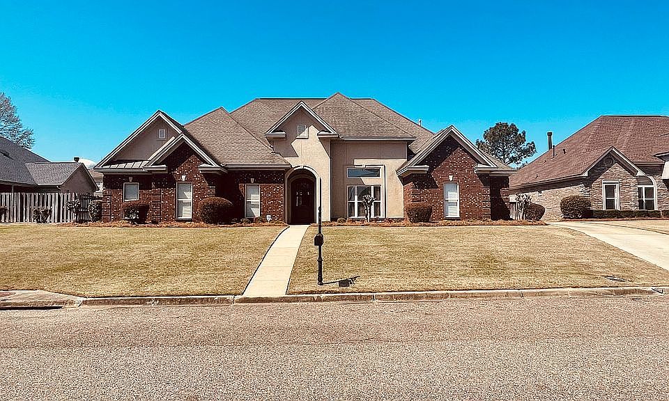 1st image of 651 Flagstaff Dr