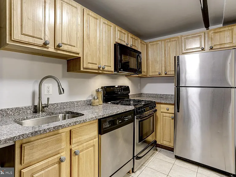 1833 S St NW #B1 — Photo 4
