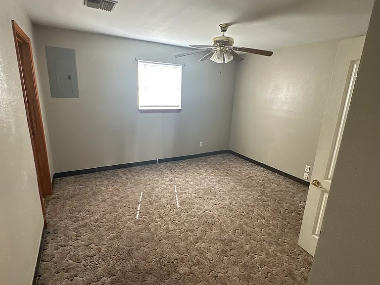 312 Veterans Ave #15 — Photo 6
