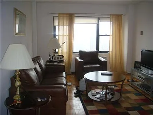 Rented by Luxury Property Group | media 32