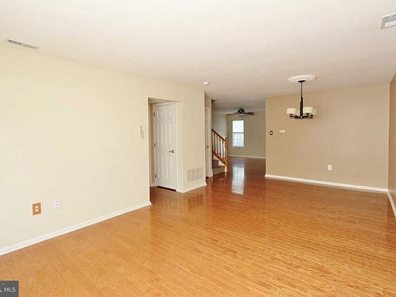 3rd image of 322 Monterey Pl
