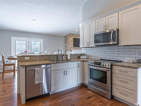 4th image of 6195 Otter Creek Dr