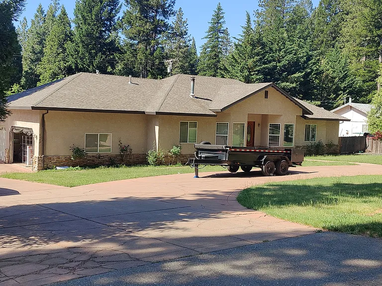 6488 Boulder Dr — Photo 1