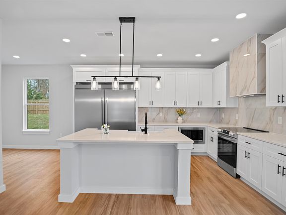 3rd image of 301 Front St