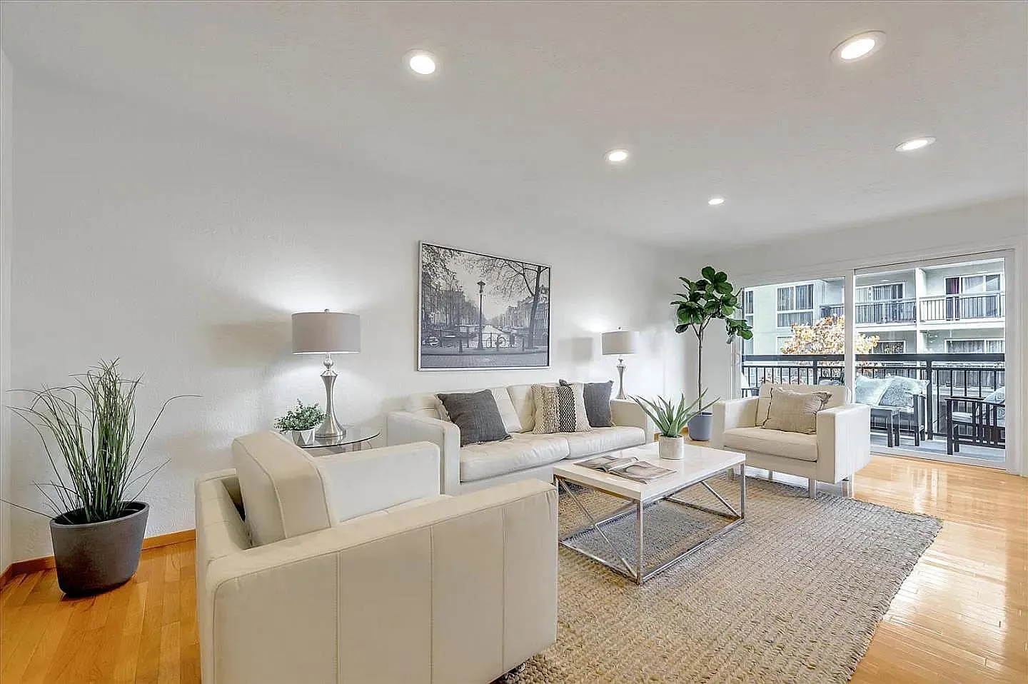 183 Del Medio Ave — Photo 3