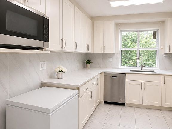 5th image of 7540 Abercrombie Dr #51