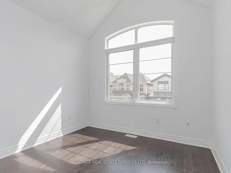 3334 Harasym Trl — Photo 25