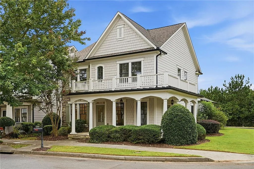 4 bed, 3.0 bath, 2140 sqft, $4,000 — Photo 1