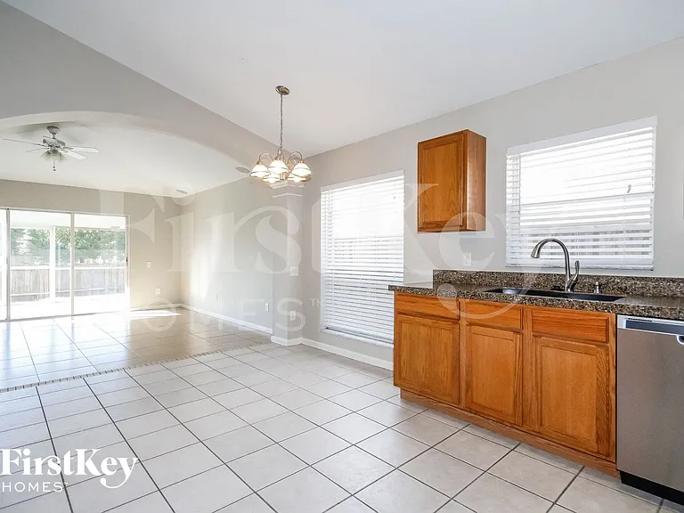 10214 Hunters Haven Blvd — Photo 8
