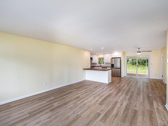 3rd image of 10049 Menominee Dr