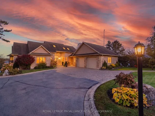 31 Leavis Ln, Frontenac Islands, ON K7G 2V6