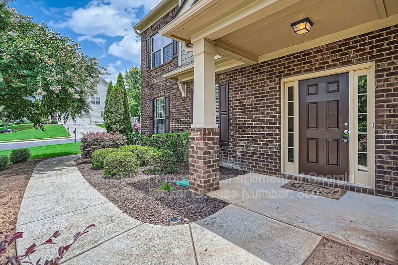 4 bed, 2.5 bath, 2964 sqft, $2,850 — Photo 4