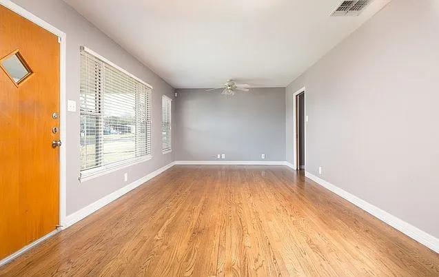 303 Schmeltzer Ln — Photo 4