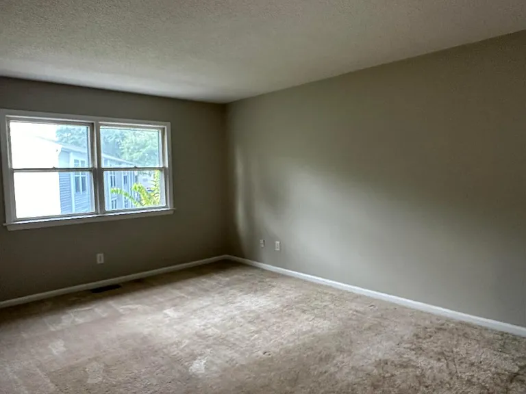 4054 Thomas Jefferson Dr — Photo 15
