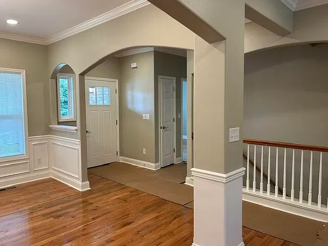 3 bed, 2.0 bath, 1950 sqft, $2,999 — Photo 4