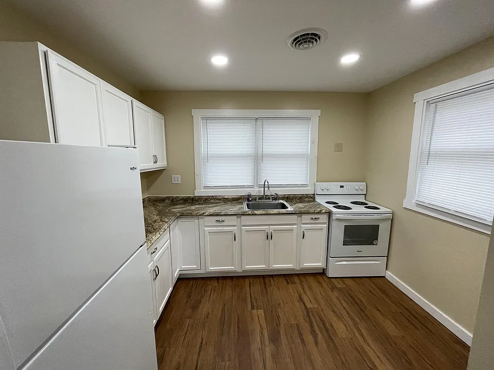 133.5 E Main St #2