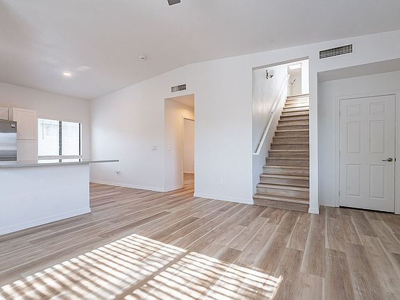 2nd image of 1521 N Park Ave #C5d54b53e