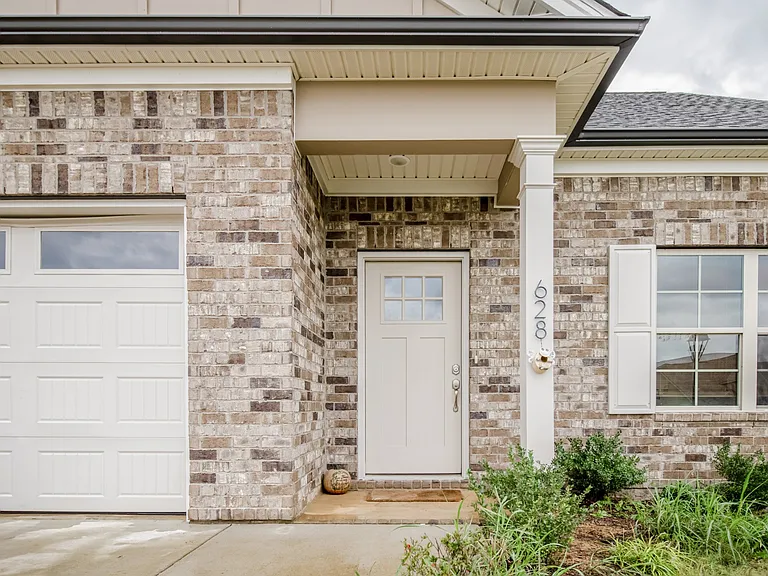 628 Bella Ct — Photo 25