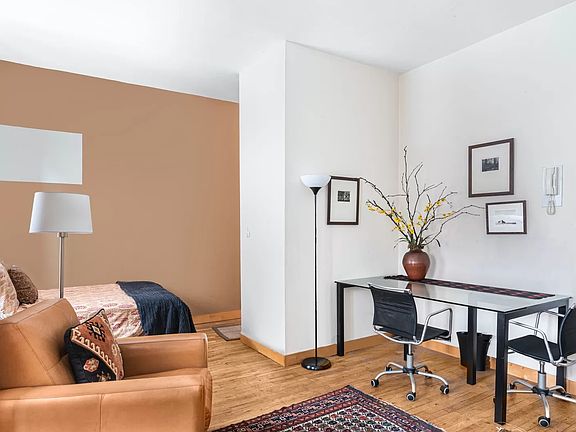 4th image of 99 Bank St APT 3E