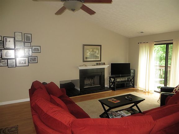 3rd image of 9535 S Pointe Lasalles Dr #81