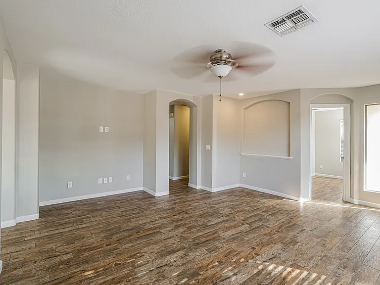 10898 W Alvarado Rd — Photo 5
