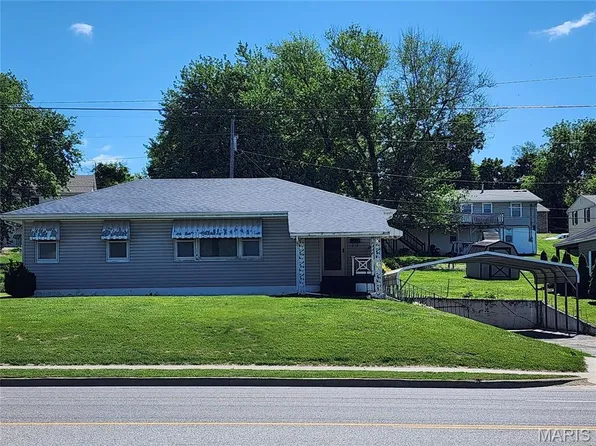4028 McMasters Ave, Hannibal, MO 63401