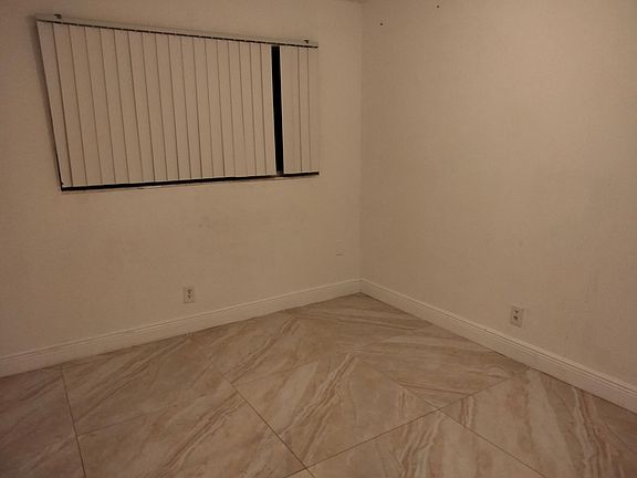 5th image of 440 SE 2nd Ave #C21