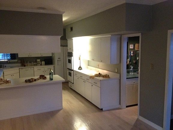4th image of 2432 Chelsea Dr