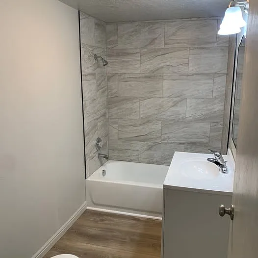 397 N 400 W #B — Photo 6