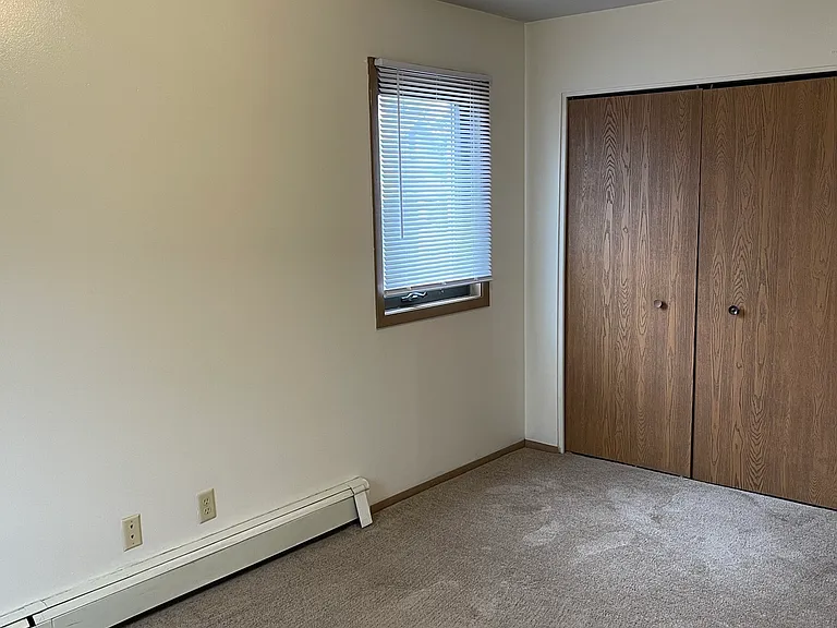 612 E Court St #9 — Photo 8