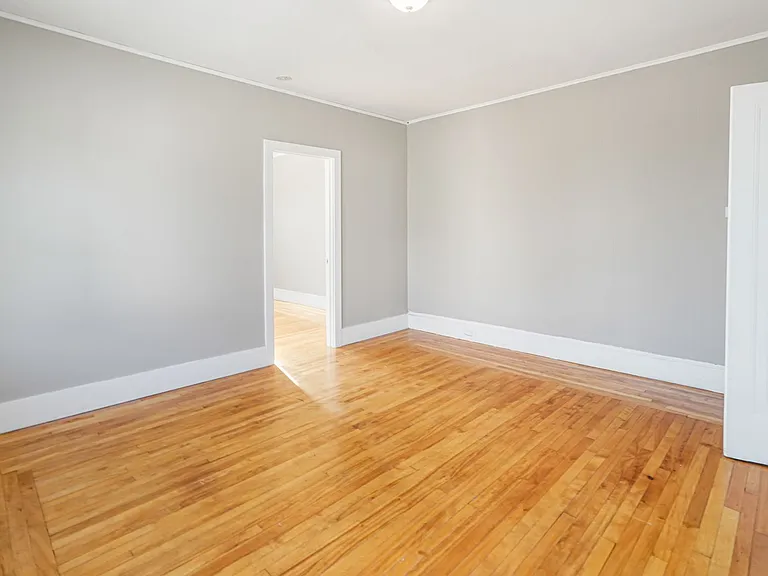 131 Providence St — Photo 8