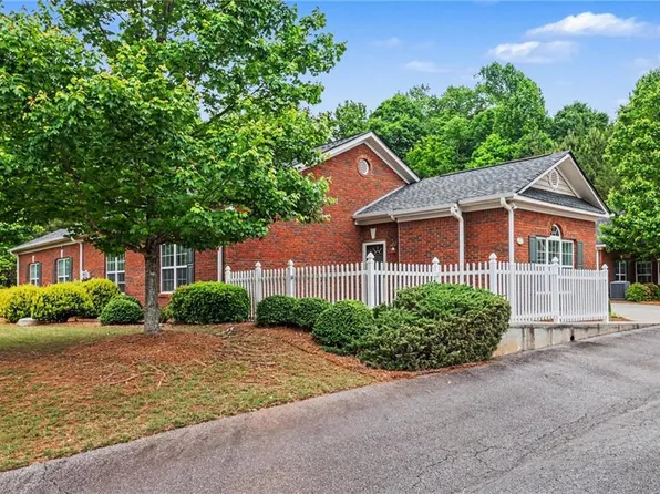 497 Sawnee Corners Dr, Cumming, GA 30040