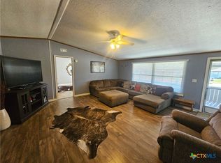 112 Royal Crest Cir, Seguin, TX 78155