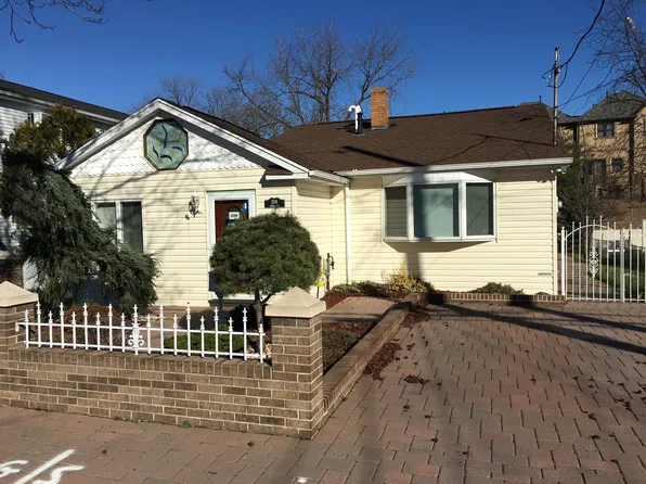 209 Wiman Ave, Staten Island, NY 10308