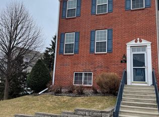 701 Village Pkwy, Circle Pines, MN 55014