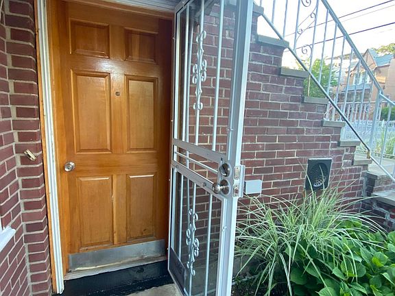 2nd image of 1024 E 227th St #1