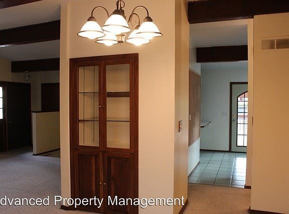 5th image of 2821 Arbor Dr