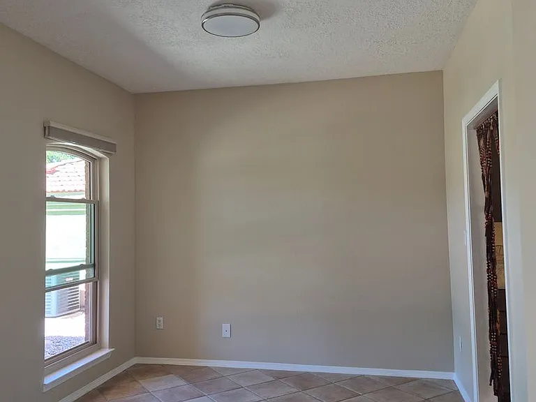 9121 Ridgefield Ave NE — Photo 9