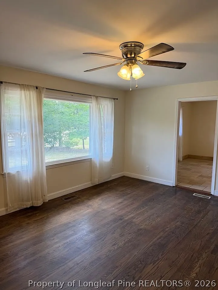 4 bed, 2.0 bath, 1494 sqft, $1,900 — Photo 4