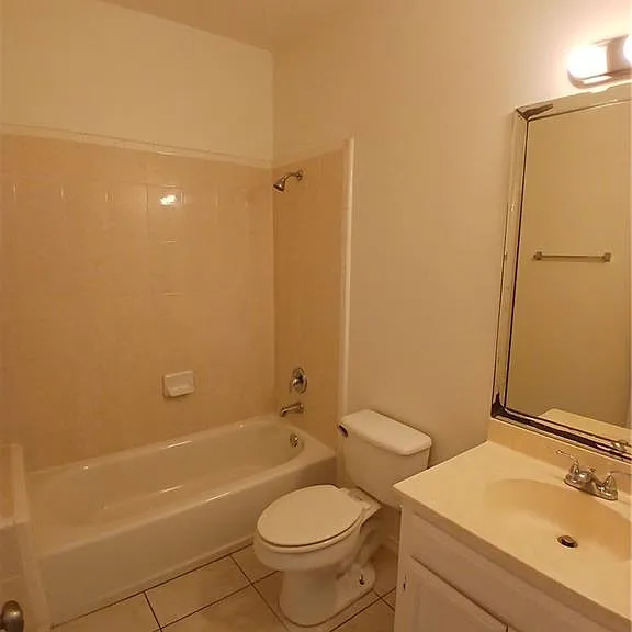 128 San Jacinto St — Photo 14