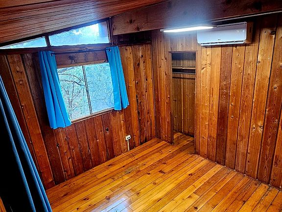 5th image of 158 MOUNTAIN SPUR DR