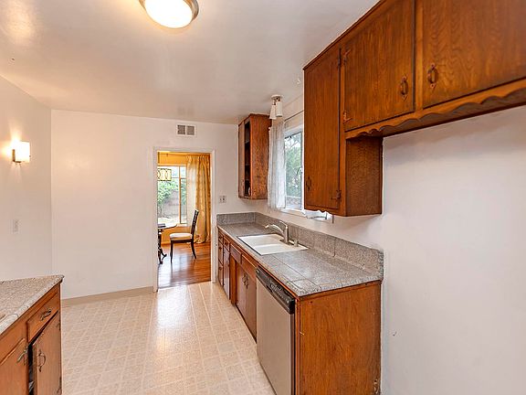 4th image of 16438 Longworth Ave