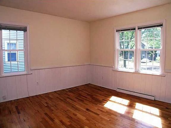 3rd image of 238 Cowley Ave