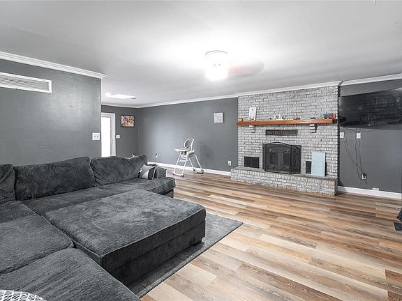 4th image of 1531 Lakeshore Dr