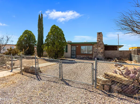 717 N Skyline Dr, Huachuca City, AZ 85616