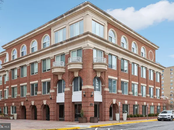635 Slaters Ln #202, Alexandria, VA 22314
