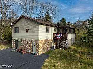 57 Glenwood Ln, Lake Ariel, PA 18436