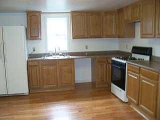 2nd image of 26 Pine St